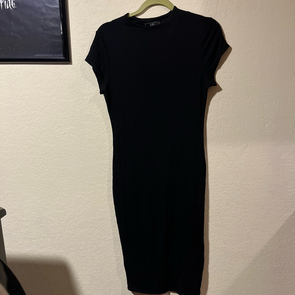 Vibe Classic Black Midi Dress